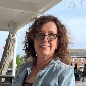 Meet your Posher, Adriana